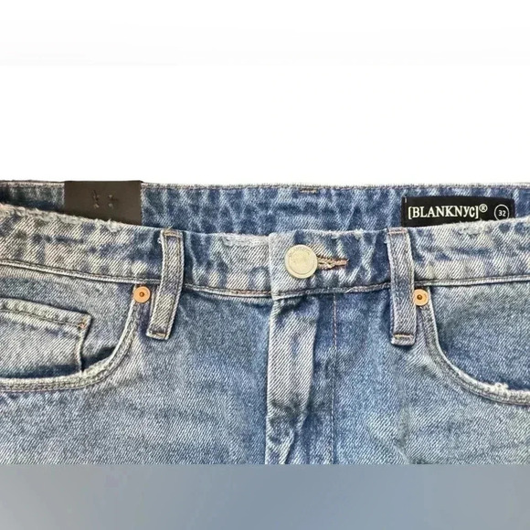 BLANK NYC | Distressed Shorts (32) - Picture 5 of 6